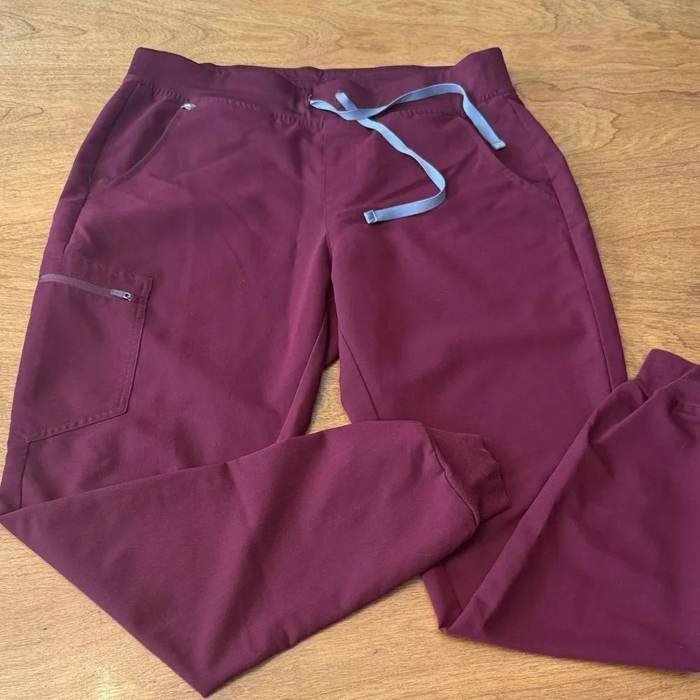 Figs Women's Burgundy Jogger Scrubs
